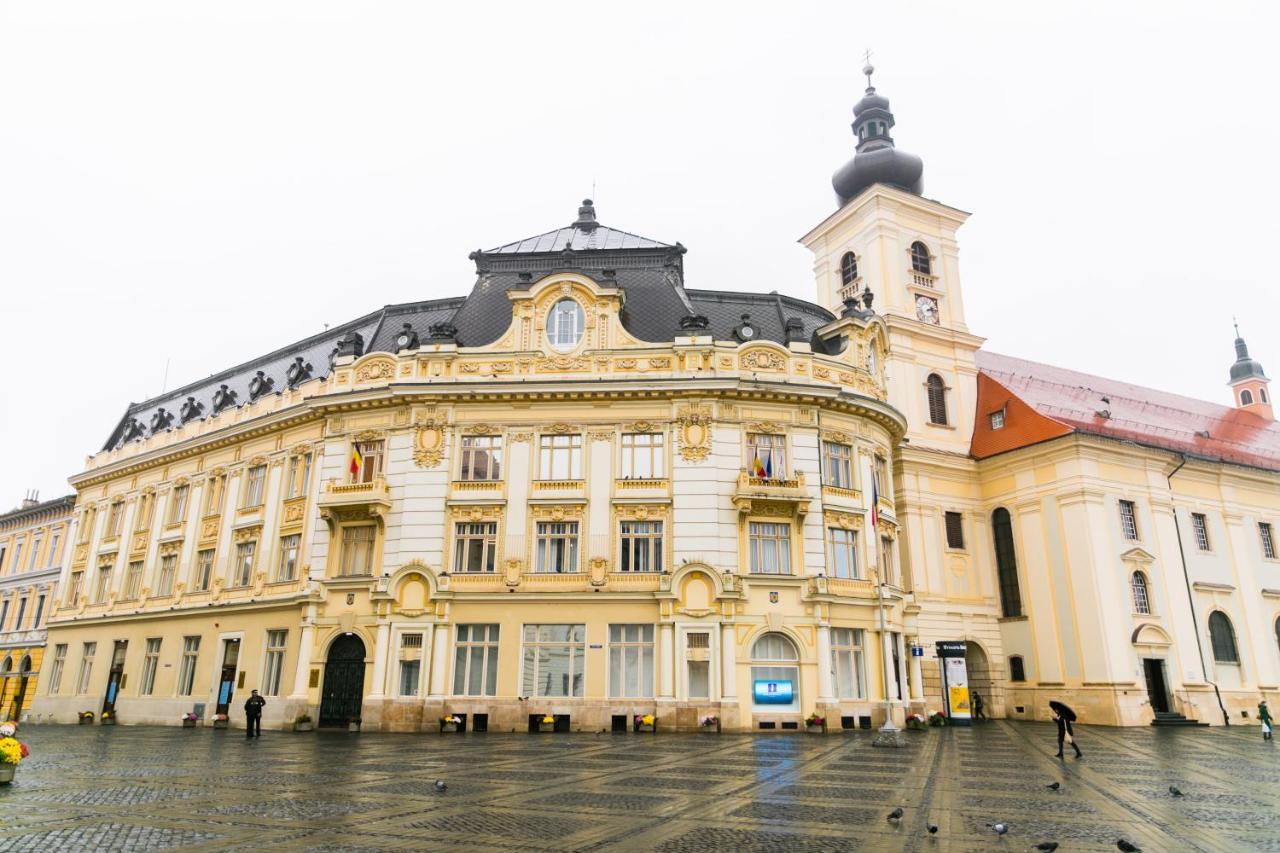 Vendi Grand Square Residence Sibiu Extérieur photo